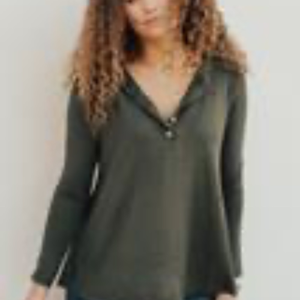 Carly Jean Los Angeles Logan Button Long Sleeve